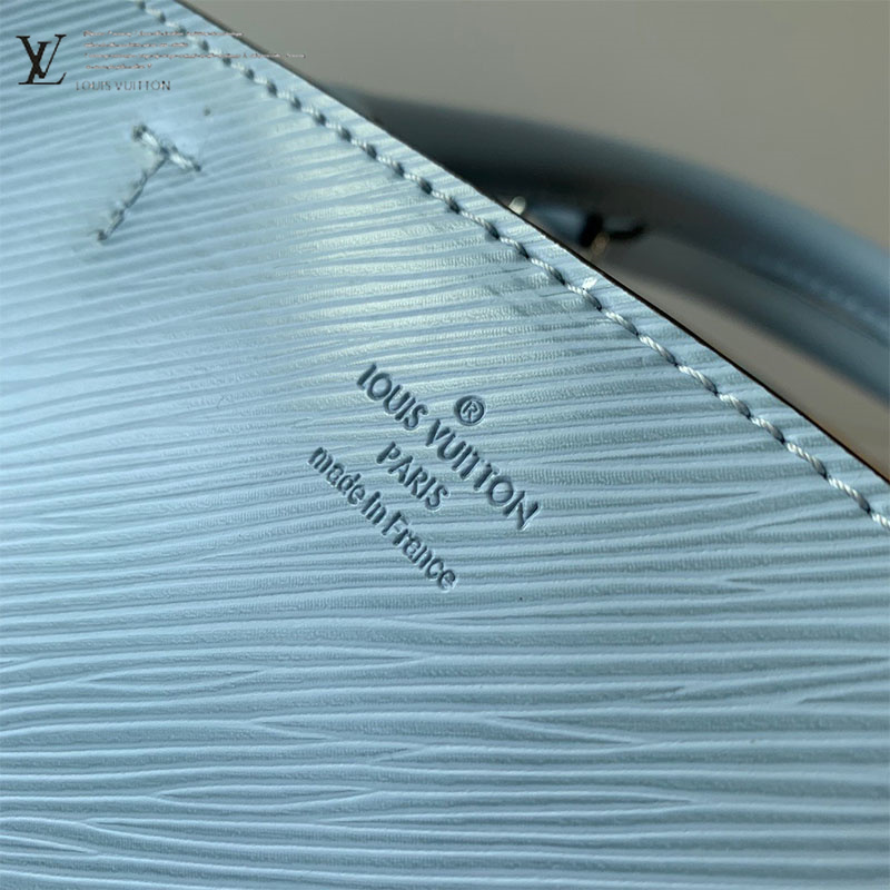 M59952-03 米色小托特正面與提把