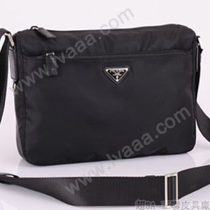 PRADA BT0421 新款斜挎包