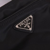 PRADA BT7372-1 新款斜挎包