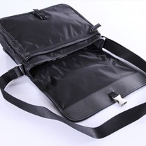 PRADA V166-2 新款單肩斜挎包