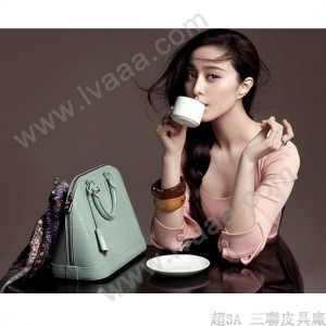 LV M40625 路易威登 Alma系列电光绿色Epi皮女士手提包