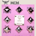 MCM 今年巨火爆的FASHION街头款背包全钉包  中號