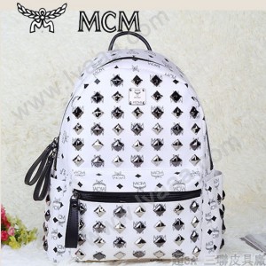 MCM 今年巨火爆的FASHION街头款背包全钉包  中號