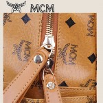 MCM 今年巨火爆的FASHION街头款背包全钉包  中號