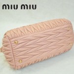 MiuMiu0057-4褶皺羊皮淺粉女包手提包