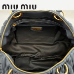 MiuMiu0058-1時尚休閒褶皺羊皮銀灰女包手提包