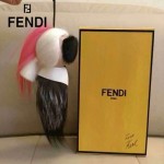 FENDI 06 潮人必備人氣熱銷款老佛爺同款限量版真貂毛手工製作粉色毛公仔吊飾