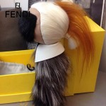 FENDI 05 潮人必備人氣熱銷款老佛爺同款限量版真貂毛手工製作橙色毛公仔吊飾