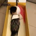 FENDI 06 潮人必備人氣熱銷款老佛爺同款限量版真貂毛手工製作粉色毛公仔吊飾