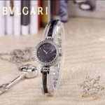 Bvlgari-47 人氣百搭新款閃亮銀黑底鑲鑽藍寶石鏡面鋼間陶瓷女士石英腕錶