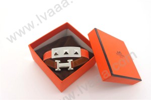 HERMES 00102 愛馬仕朋克鉚釘橙色平紋銀面手鐲手帶