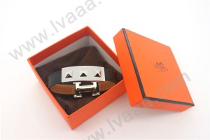HERMES 00104 愛馬仕朋克鉚釘黑色平紋銀面手鐲手帶