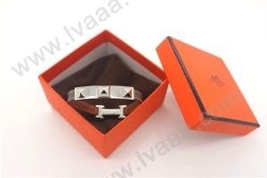 HERMES 00113 愛馬仕朋克鉚釘大象灰十字紋銀面手鐲手帶