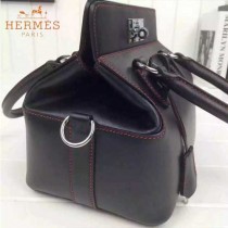 HERMES-00014-1 秋冬新款Toolbox系列原版swif皮料女士牛奶盒子包