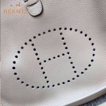 HERMES-00011 時尚打孔款伊夫寧系列白色原版togo皮單肩斜挎包