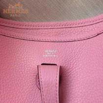 HERMES-00011-4 時尚打孔款伊夫寧系列櫻花粉原版togo皮單肩斜挎包
