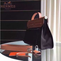 HERMES-0007-4 時尚新款herbag系列原單黑色帆布配土黃色牛皮大號手提單肩包
