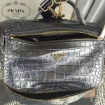 PRADA-007-3 時尚潮流男女款銀色鱷魚紋雙肩包書包