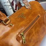 PRADA-002-5 時尚經典款女士杏色油蠟皮單肩斜挎包購物包