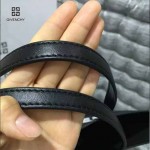 GIVENCHY-0012-2 潮流官方版經典款小鹿斑比圖案十字紋豎款購物袋