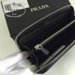 PRADA 1M0506-07 人氣熱銷經典新款黑色荔枝紋原版皮拉鏈長款錢夾
