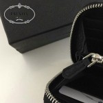 PRADA 1M0506-07 人氣熱銷經典新款黑色荔枝紋原版皮拉鏈長款錢夾