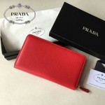 PRADA 1M1188-5 時尚潮流女士散字標紅色荔枝紋原版皮多功能長款錢包