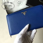 PRADA 1M1188-6 時尚潮流女士散字標電光藍荔枝紋原版皮多功能長款錢包