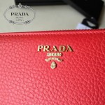PRADA 1M1188-5 時尚潮流女士散字標紅色荔枝紋原版皮多功能長款錢包