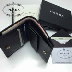 PRADA 1M0204 人氣熱銷經典新款黑色原版皮兩折男女式通用錢夾
