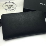 PRADA 1M1188-15 時尚潮流女士印字logo黑色十字紋原版皮多功能長款錢包