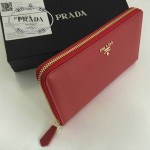PRADA 1M1188-10 時尚潮流女士散字標棗紅色十字紋原版皮多功能長款錢包
