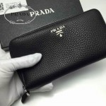 PRADA 1M0506-01 人氣熱銷經典新款黑色荔枝紋原版皮拉鏈長款錢夾