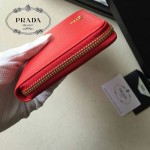 PRADA 1M1188-5 時尚潮流女士散字標紅色荔枝紋原版皮多功能長款錢包
