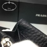 PRADA 0836-3 時尚新款男士印字logo黑色荔枝紋原版皮長款西裝夾