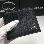 PRADA 2M0513-3 潮流商務男士散字標黑色荔枝紋原版皮兩折短夾