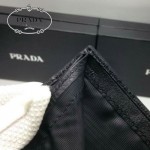 PRADA 2M0513-5 潮流商務男士logo標黑色荔枝紋原版皮兩折短夾