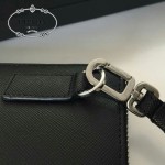 PRADA 2M1188-2 時尚男士散字標黑色十字紋原版皮商務手拿包錢包