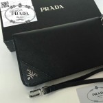 PRADA 2M1188-2 時尚男士散字標黑色十字紋原版皮商務手拿包錢包