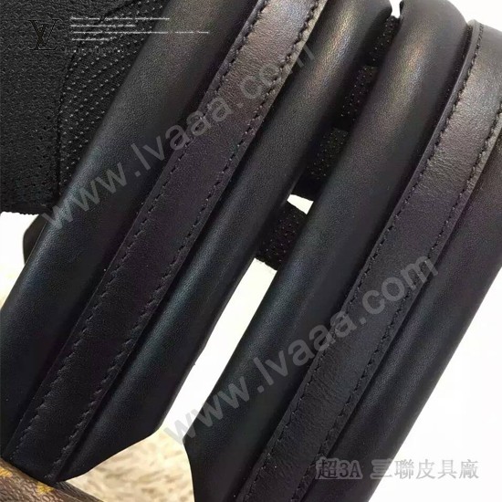 M41561A 雙肩包側面約 16 公分包深