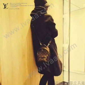 LV M41562-01 專櫃新款原版皮Nicolas Ghesquière系列MINI號雙肩包