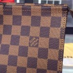 LV M47543 名媛必備原版皮大號盥洗袋化妝包