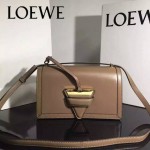 LOEWE 03-5 歐美百搭Barcelona bag卡其色原版羊皮單肩斜挎包三角包