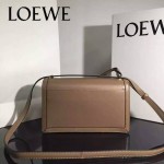 LOEWE 03-5 歐美百搭Barcelona bag卡其色原版羊皮單肩斜挎包三角包