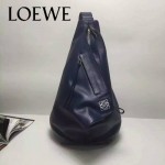 Loewe-044-03 專櫃時尚新款Crossboby Backpack系列原版小牛皮情侶款單背胸包