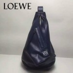 Loewe-044-03 專櫃時尚新款Crossboby Backpack系列原版小牛皮情侶款單背胸包