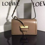 LOEWE 03-5 歐美百搭Barcelona bag卡其色原版羊皮單肩斜挎包三角包
