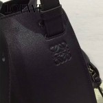 Loewe-049-02 專櫃時尚新款Hammock Bag系列原版小牛皮手挽肩背包