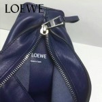 Loewe-044-03 專櫃時尚新款Crossboby Backpack系列原版小牛皮情侶款單背胸包