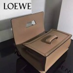 LOEWE 03-5 歐美百搭Barcelona bag卡其色原版羊皮單肩斜挎包三角包